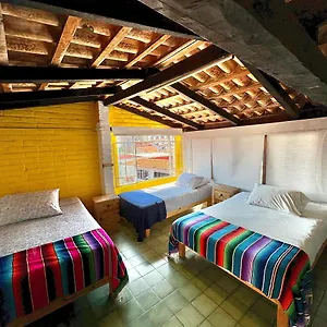 Hostel Casa Frida Gaylodging
